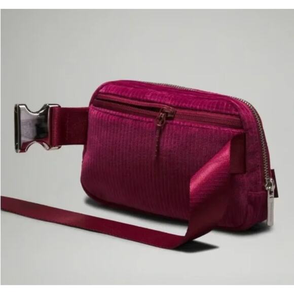 NWT Lululemon Everywhere Belt Corduroy Deep Luxe Gold Silver - Picture 2 of 6